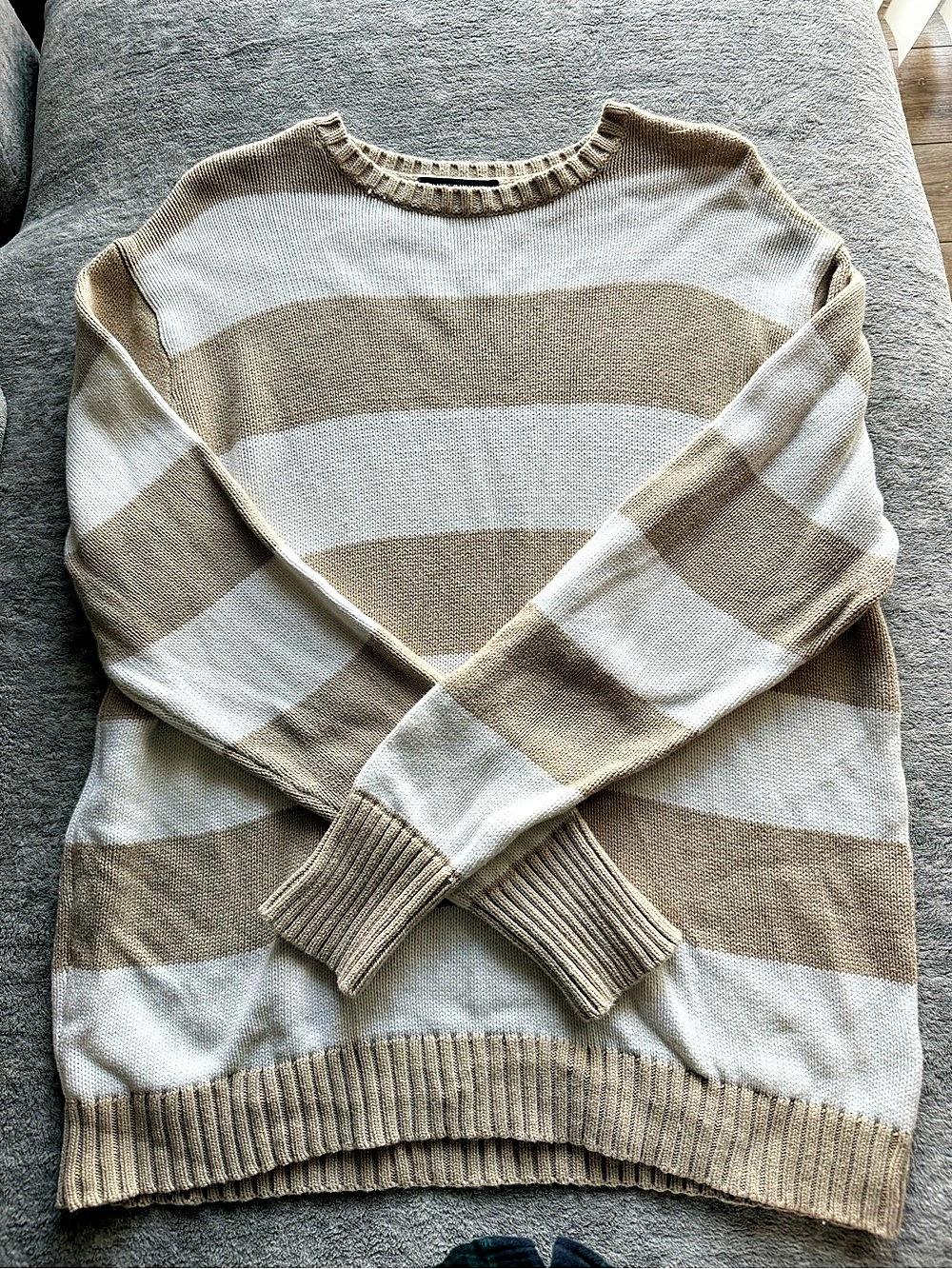 Brandy Melville Striped Crewneck Sweater in Beige & White